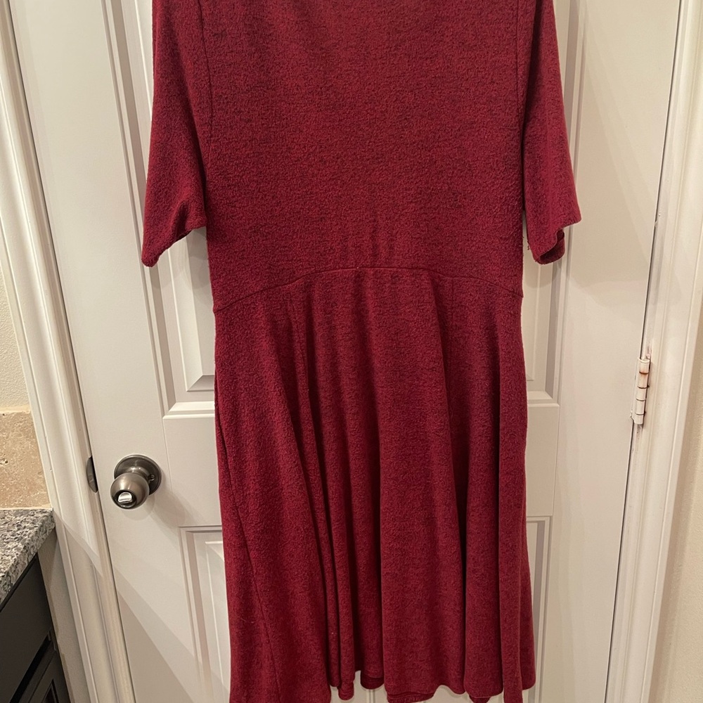 Torrid Women’s 18/20 Super Soft Plush Red Short Sleeve Knee Length Knit Dress - Picture 5 of 12